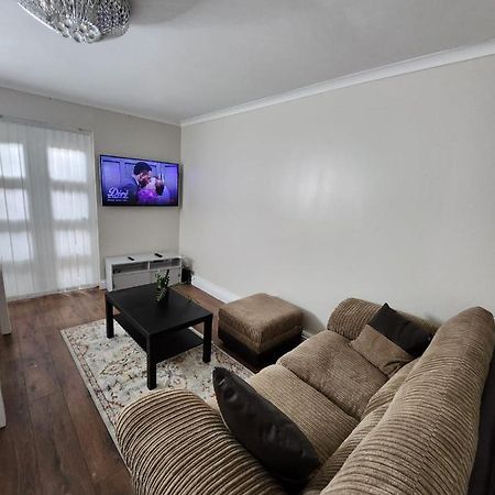Home Away From Home Лондон Экстерьер фото