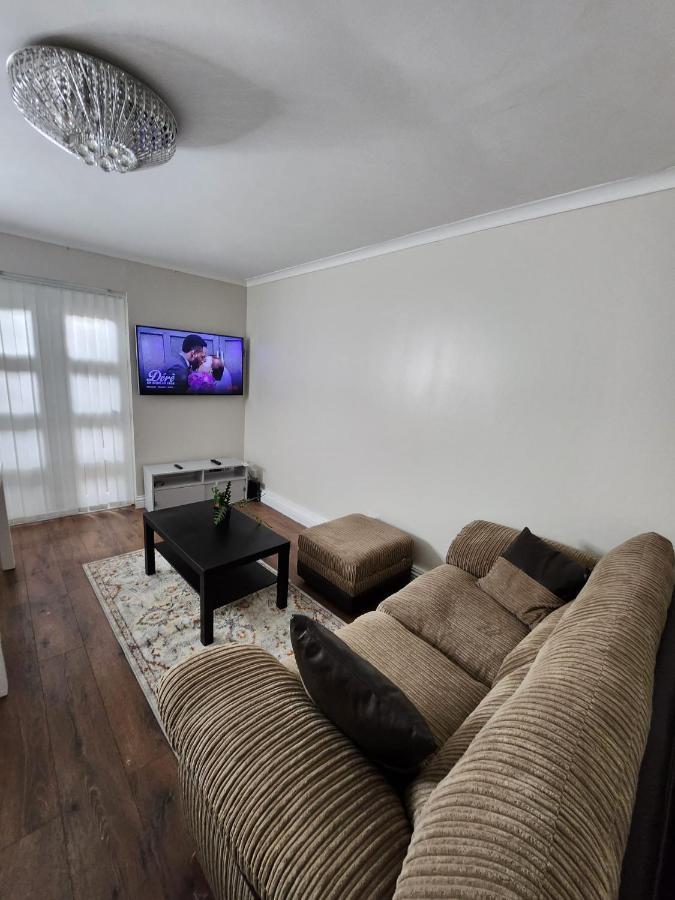 Home Away From Home Лондон Экстерьер фото