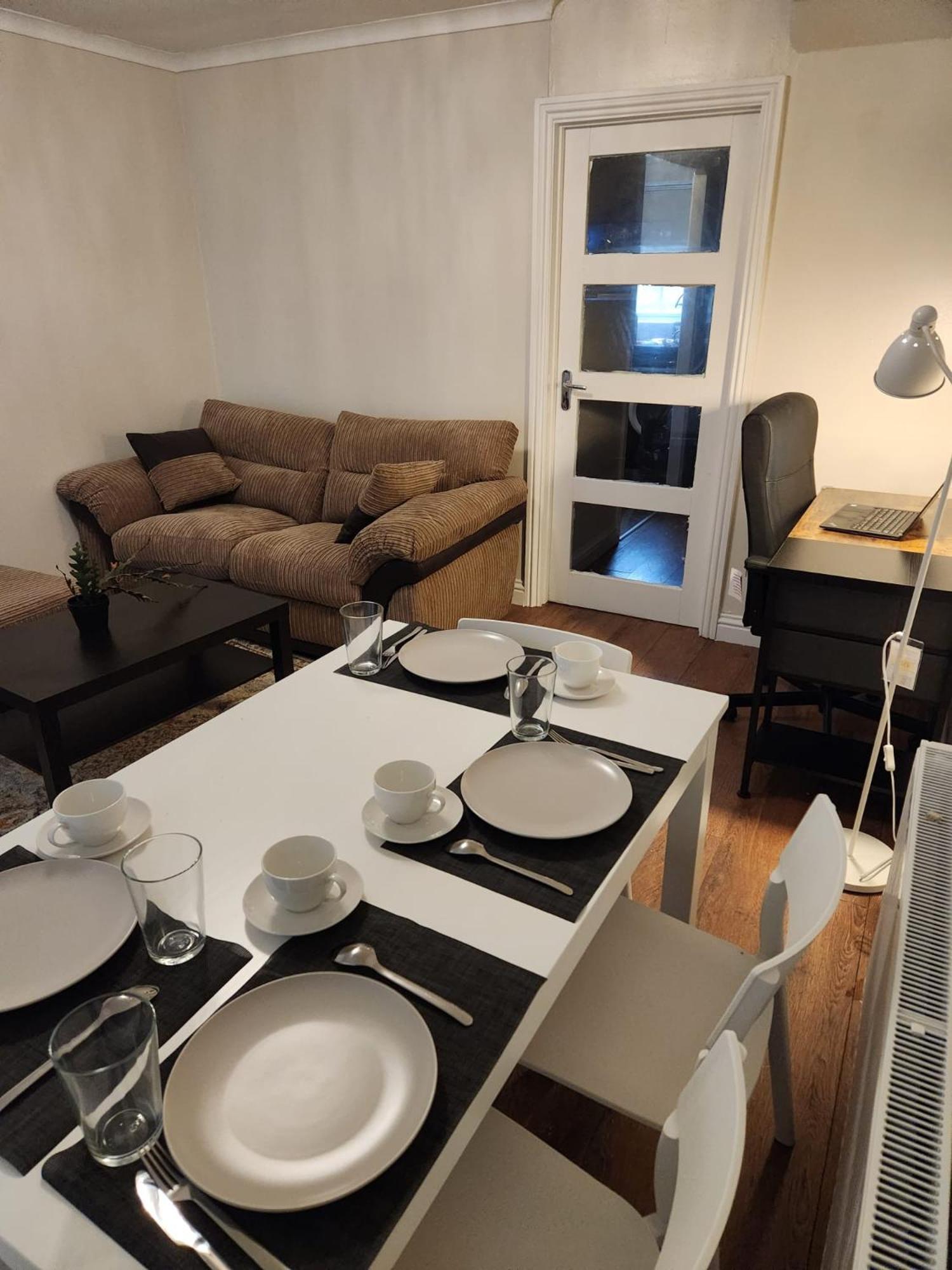 Home Away From Home Лондон Экстерьер фото
